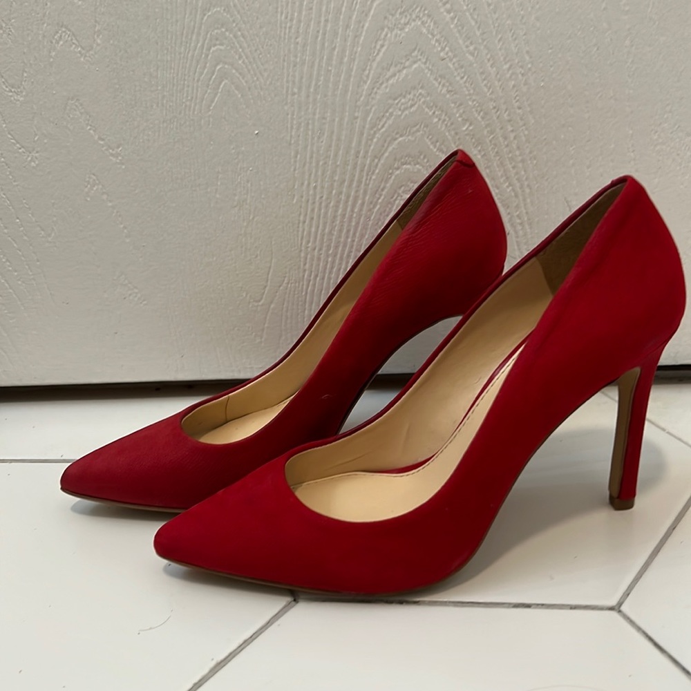 Classic suede pumps- Banana Republic. Size 6.